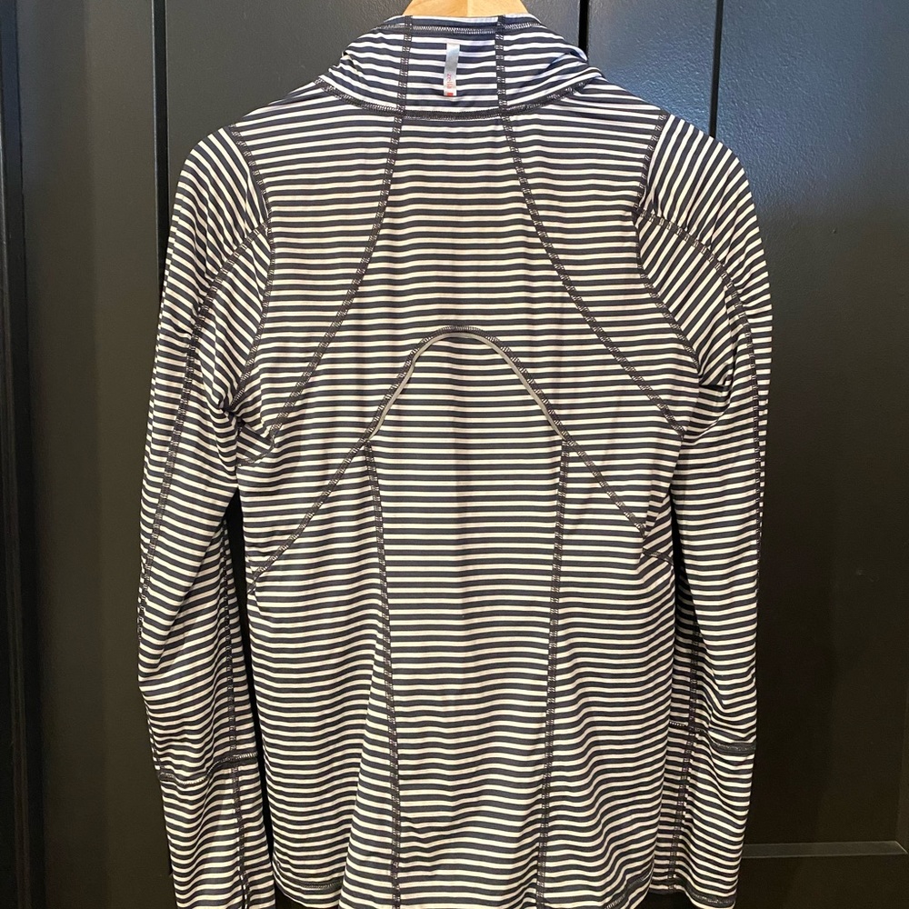 Athletic top - Picture 5 of 5